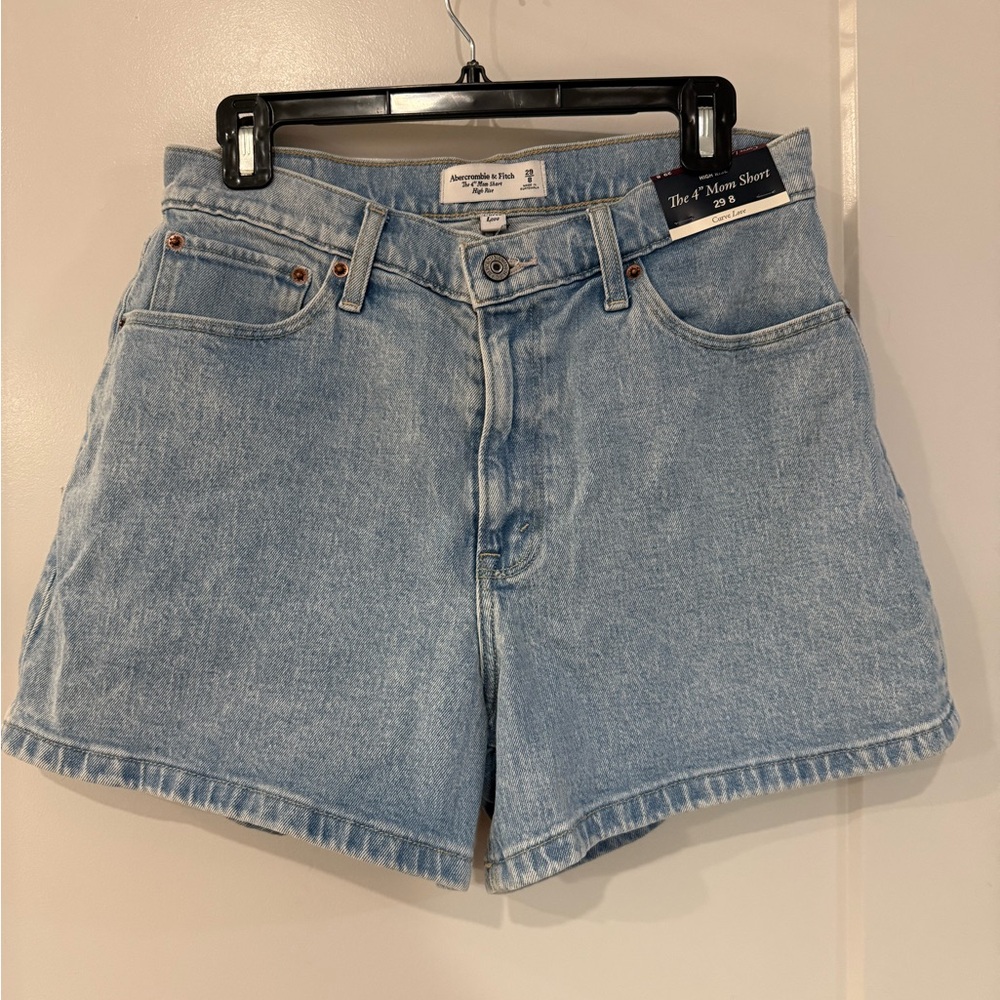 Abercrombie Curve Love 4” Mom Short